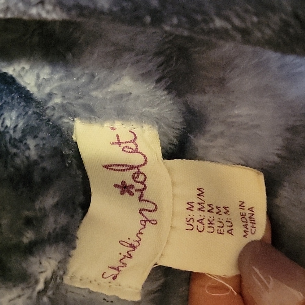 Shrinking violet womens medium robe - Picture 2 of 3